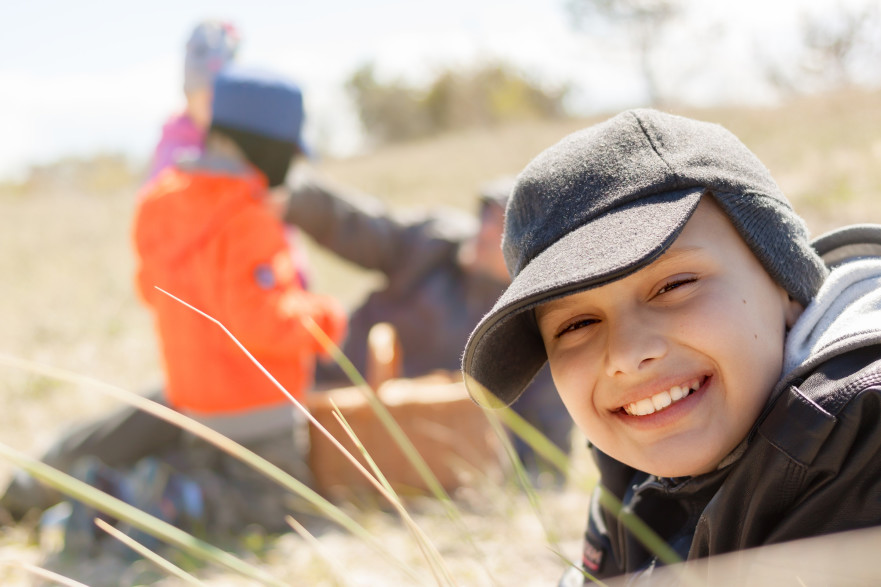 synnipaevad-bigstock-children-on-picnic-happy-smil-91109723-edit-881x587